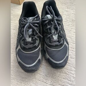 ASICS NYC black M91/2